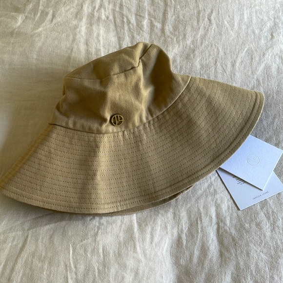 NWT Janessa Leone 100% Organic Cotton Hat in Tan. Size Medium. - Picture 2 of 7